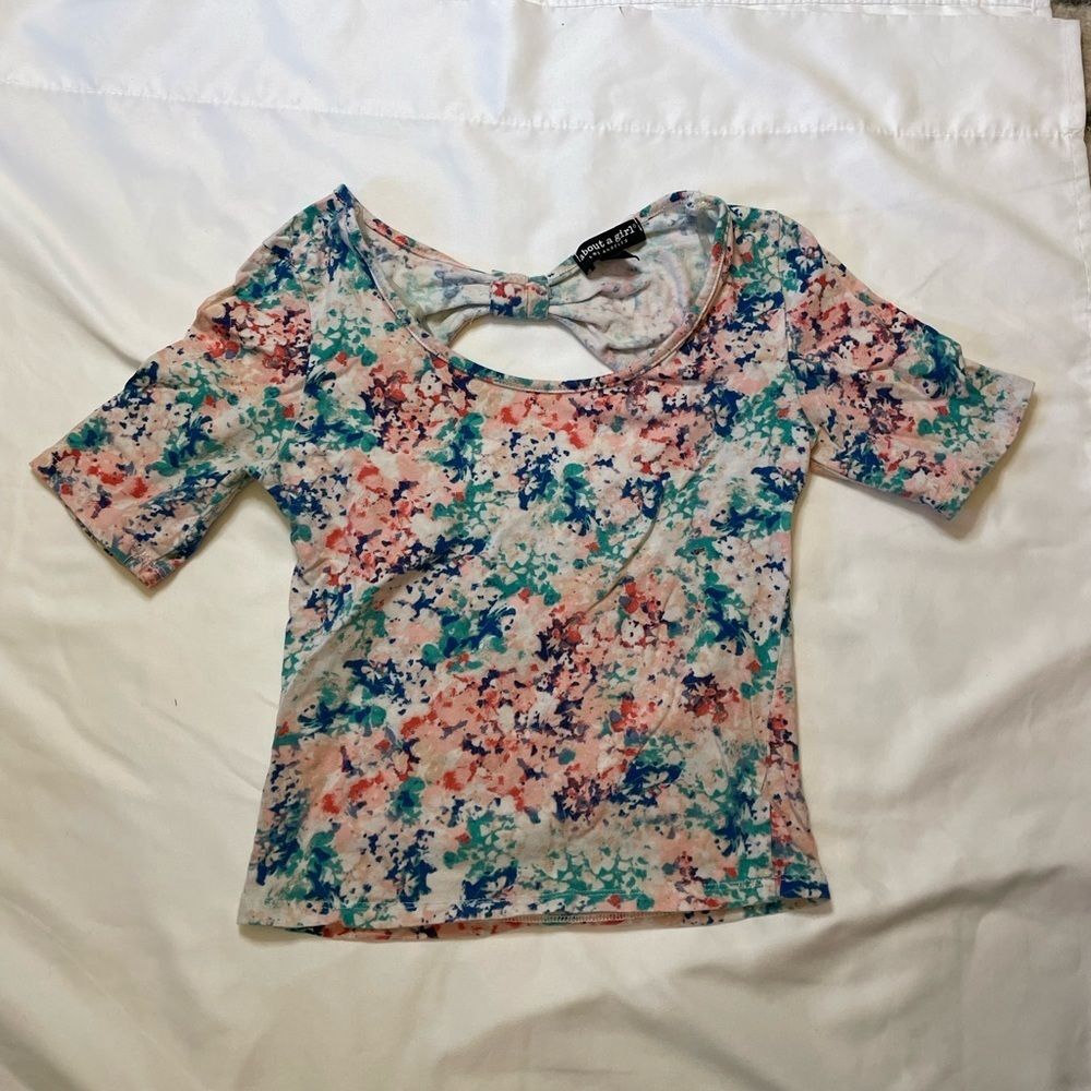 About a Girl size small floral crop top